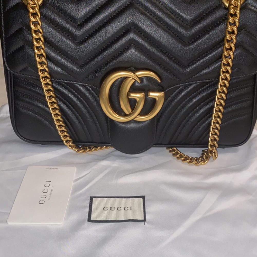 GG Marmont Matelassé Shoulder Bag - Black
